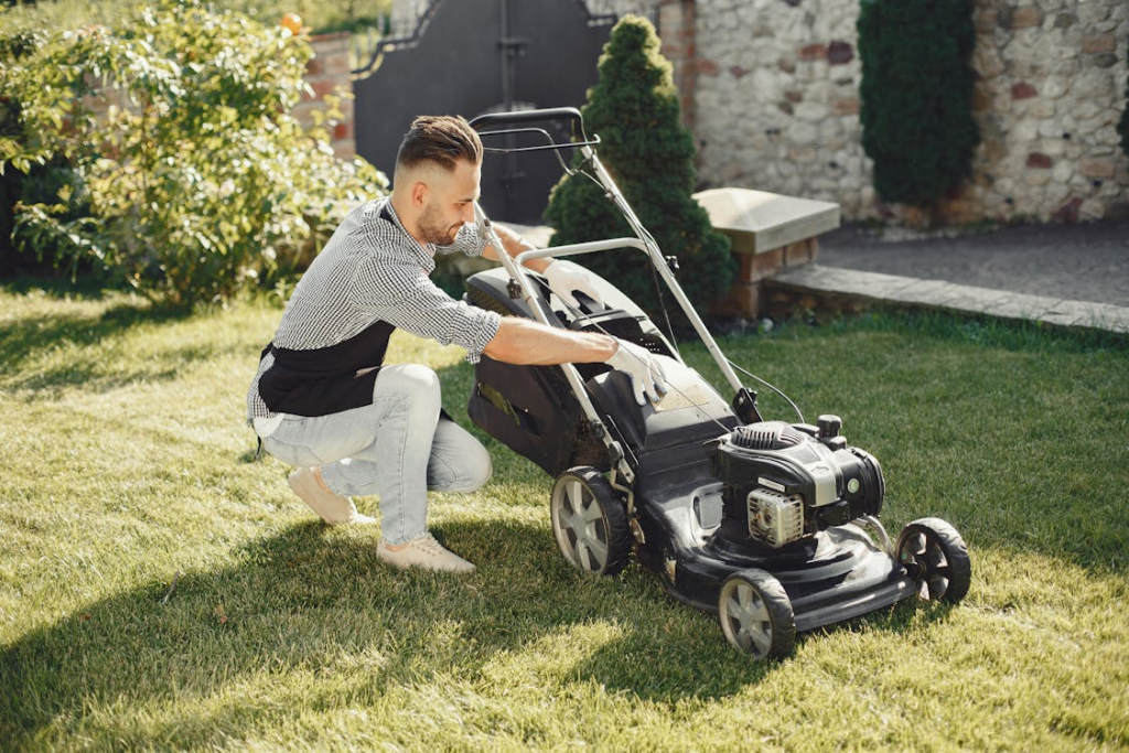 How to maintain your lawn mower