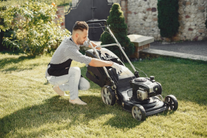 Read more about the article How to Maintain your Lawn Mower: 10 Essential Steps
