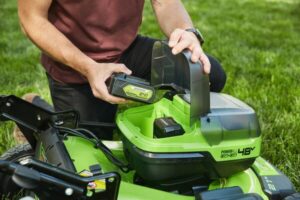 Does an Electric Lawn Mower Need Oil?