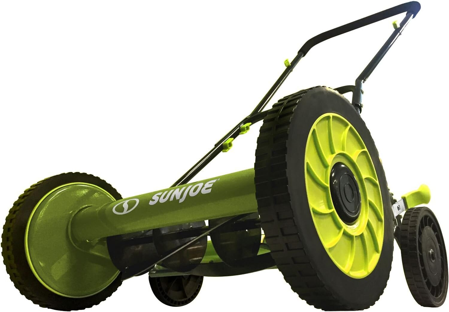 Read more about the article How to choose the best reel lawn mowers in 2024?